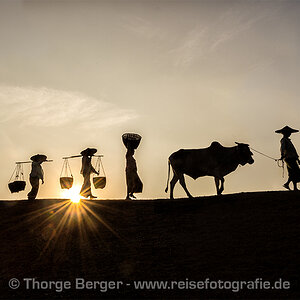 Dörfler auf dem Heimweg