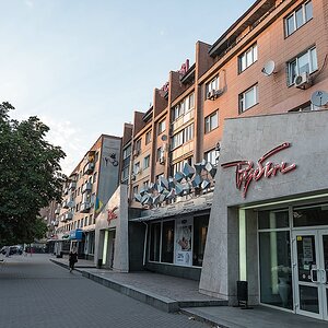 Das typische Stadtbild am Boulevard Schewtschenko