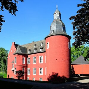 Das rote Gemäuer der Alsdorfer Burg  DSC0111