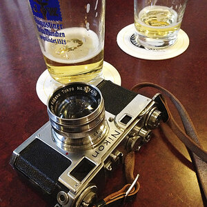 Nikon S2 auf Tisch
