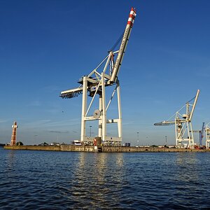 2 D82 64222