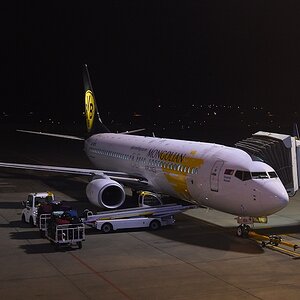 s1205 UlanBator B737 800 4962