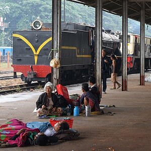s210 Pyinmana YD964 0643