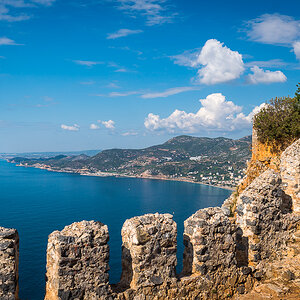 Blick von der Burg zum Strand