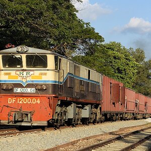s482 HninPale DF120004 3033