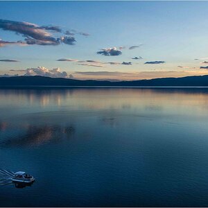 Ohridsee mit Boot am Abend