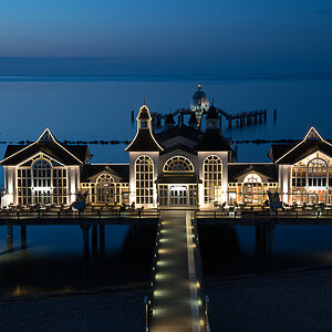 Rügen Seebrücke Binz zur blauen Stunde