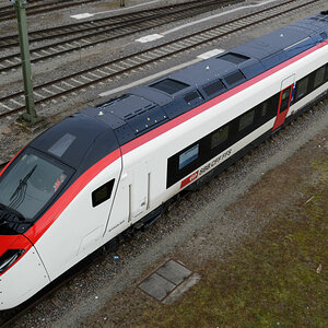 Stadler SMILE Hochgeschwindigkeitszug für die NEAT Gotthardbasistunnel 
DSF 0249 red2