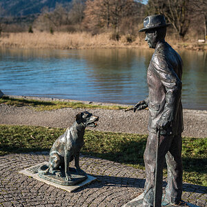 Th Mann mit Hund