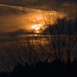 ...und hier hatte ich auf die Wolken scharfgestellt.
Da bräuchte ich ein bißchen Input, welches besser wirkt.