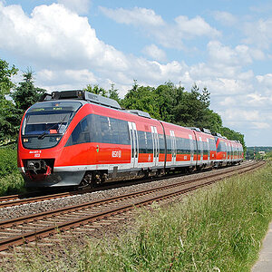Fahrzeug: 644 022, Aufnahmeort: Weilerswist Groß-Vernich, Linie: RB 24 (Köln-Kall), Datum: 30.05.2009
[Nikon D80 + Nikkor 35mm 1,8 AF]