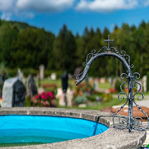 Brunnen Bergfriedhof