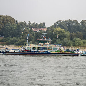 Kaiserswerther Rheinfähre