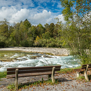 Bänke an der Isar