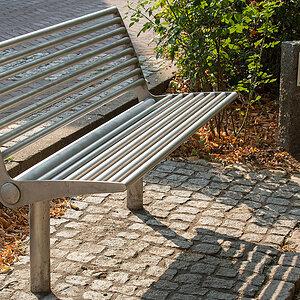 Baumelbank