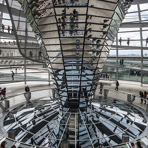 Spiegelung Reichstag.jpg