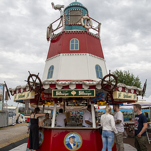Leuchtturm Kirmes 2.jpg