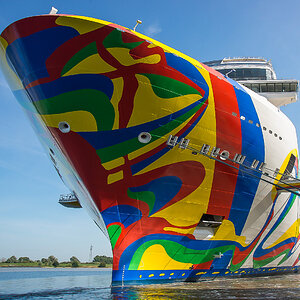 Norwegian Encore 3.jpg