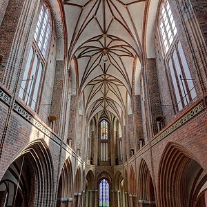 DSC5221_2_3_4_5_Fusion-Innenraum_klein.jpg