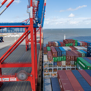 190913 OOCL Hong Kong-1.jpg