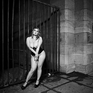 20190413_LadyAtropin_0065bw_900.jpg