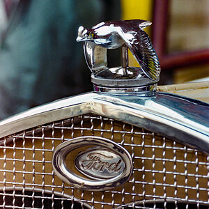 Ford Kühlerfigur