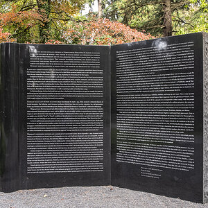 Oregon Holocaust Memorial 9.jpg