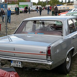 Plymouth Valiant Signet Hurst-equipped (1967)