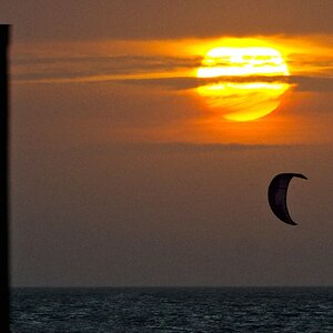 Kitesurfer am Abend Husum.jpg