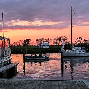 Abends in der Marina Ueckermünde.jpg