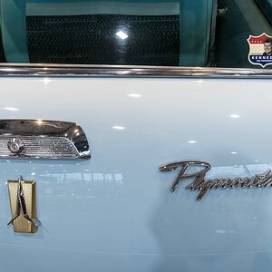 Plymouth Fury Sport Suburban (1960)