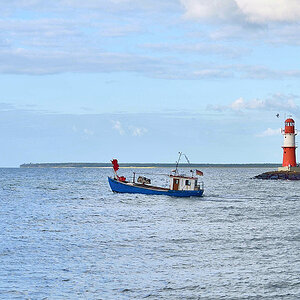 Fischerboot Warnemünde.jpg