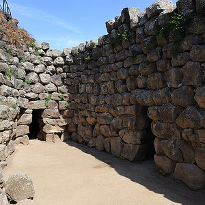 Nuraghe-Santu-Antine12.jpg