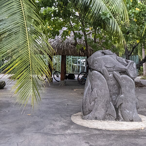 Statue Papeete.jpg