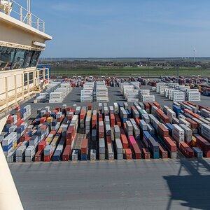 200411 Edith Maersk DL-2.jpg