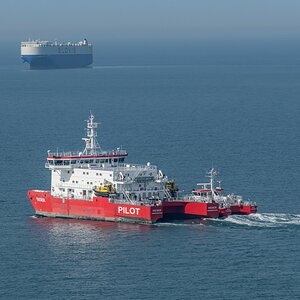200411 Edith Maersk DL-9.jpg