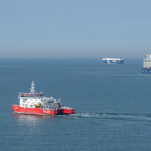 200411 Edith Maersk DL-10.jpg