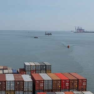 200411 Edith Maersk DL-12.jpg
