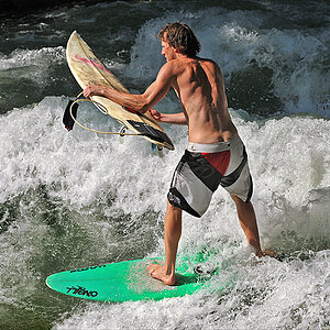 surfer mit 2 bretter