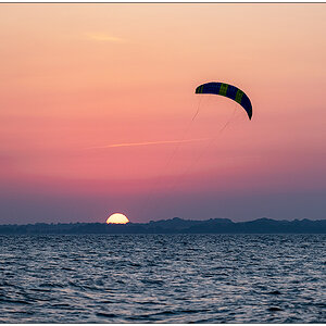 371 Surendorf - Kiter mit Sonnenuntergang III