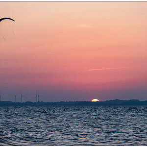 372 Surendorf - Kiter mit Sonnenuntergang IV