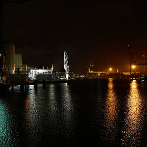 Hafen Bremen bei Nacht 4.jpg