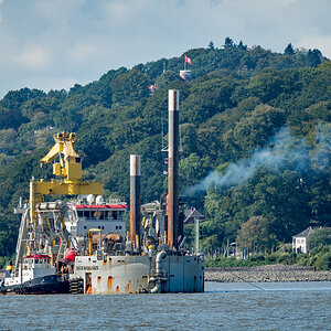 D50_3138_Saugbagger vor Blankenese_ElbeIA_9_2020.jpg