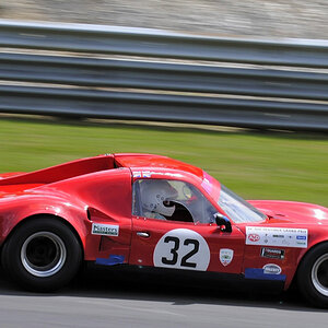 32 Chevron B8
