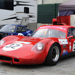 32 (2) Chevron B8