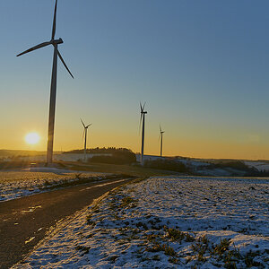 D30_8464Windrad am Morgen_web.jpg
