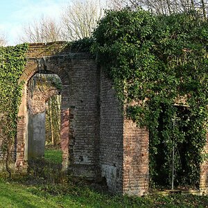 Verfallener Pavillon - verkleinert.jpg