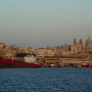 Valetta Hafenansicht Freigestellt.jpg
