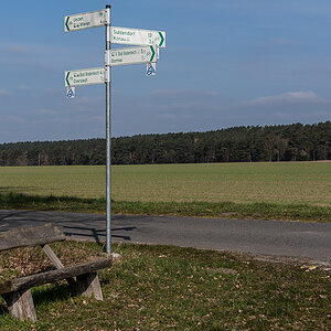 Liegebank am Wegweiser (1 von 1).JPG