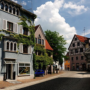 D03 1663